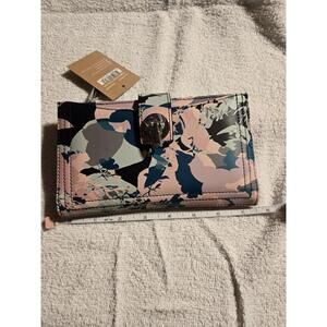 Danielle Nicole Wallet. Color PLMPRT